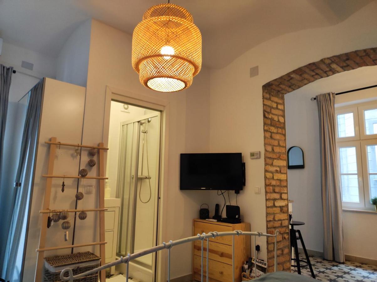 Studio Apartment Frano Zagabria Esterno foto